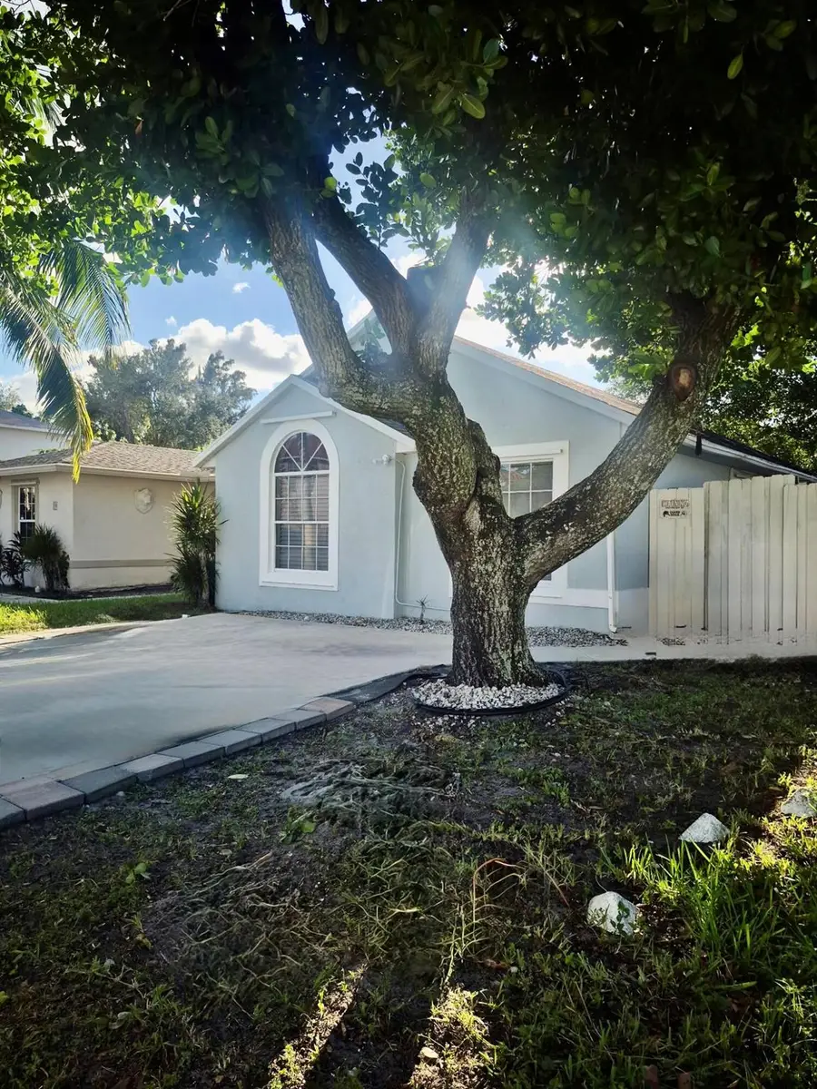 33 Plumage Lane, West Palm Beach, FL 33415 - Image #2