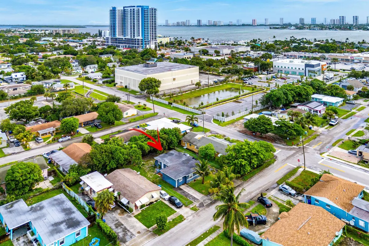 112 W 34th Street, Riviera Beach, FL 33404 - Image #1