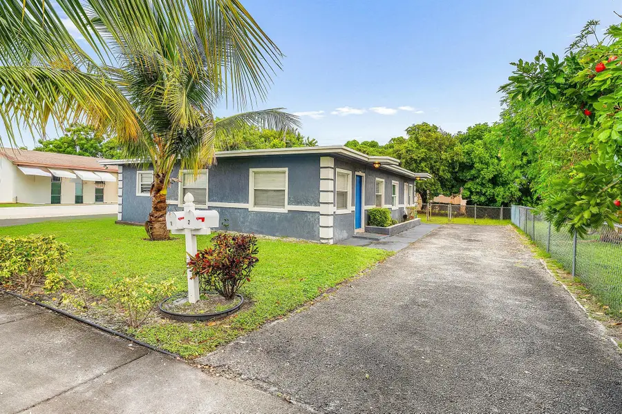 112 W 34th Street, Riviera Beach, FL 33404 - Image #2