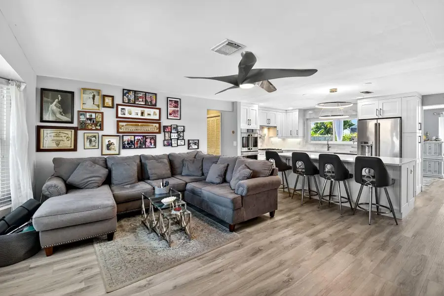 710 SW 27th Way, Boynton Beach, FL 33435 - Image #3