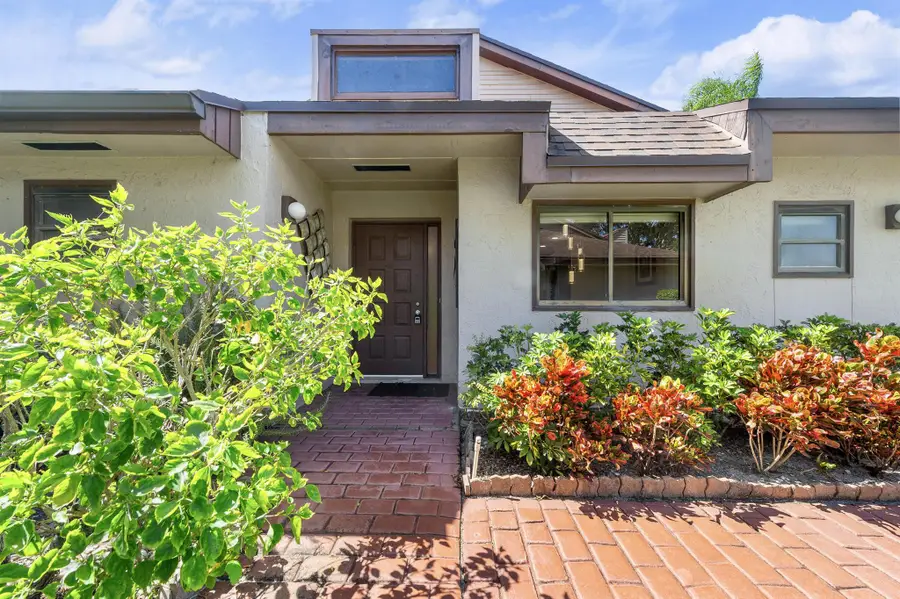 6720 Versailles Court, Lake Worth, FL 33467 - Image #2