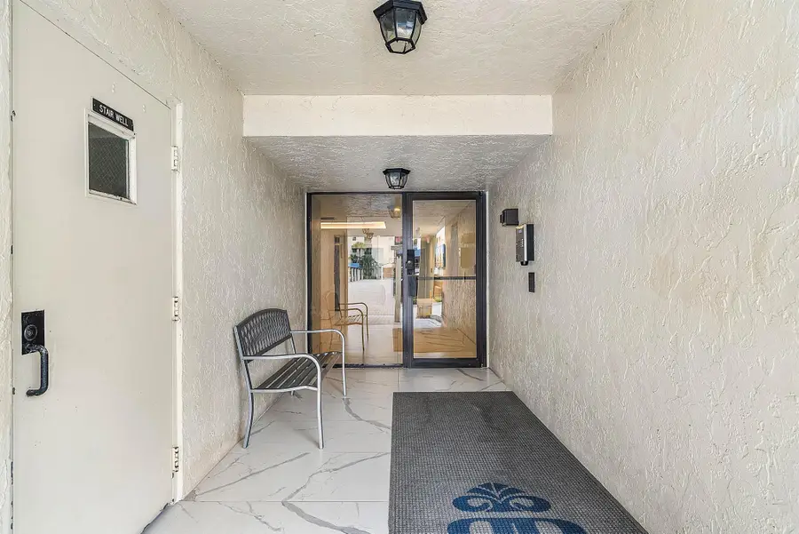 7580 Regency Lake Drive #402, Boca Raton, FL 33433 - Image #3