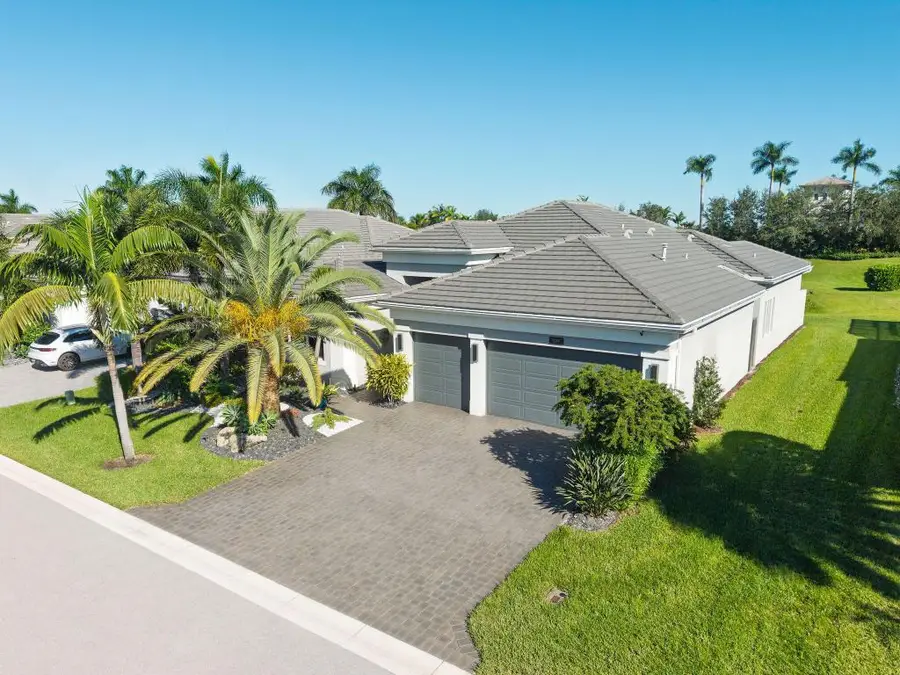 9249 Seahorse Bay Drive, Boynton Beach, FL 33473 - Image #2