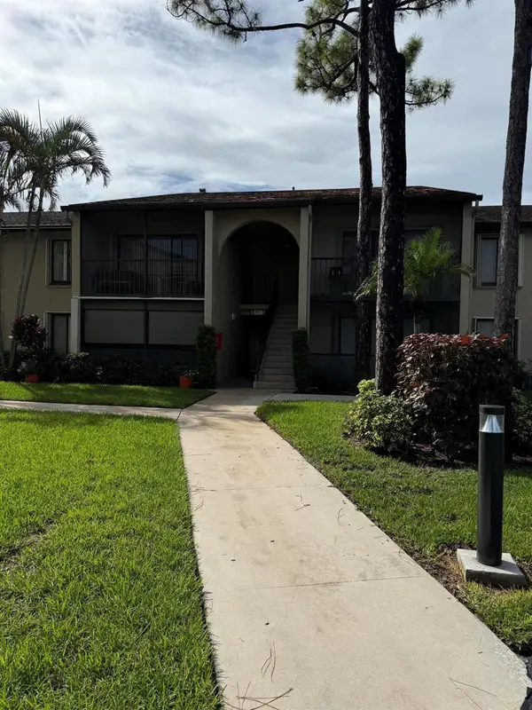 707 Sunny Pine Way #F2, Greenacres, FL 33415