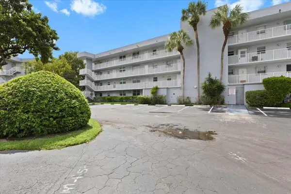 112 Royal Park Drive #4b, Oakland Park, FL 33309