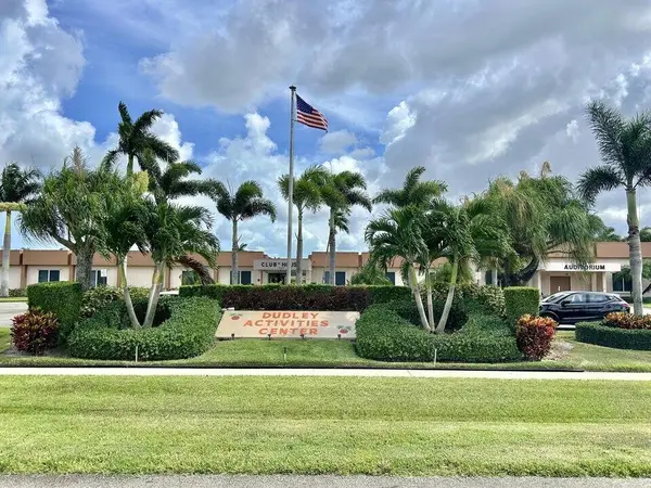 2555 Dudley Drive W #E, West Palm Beach, FL 33415