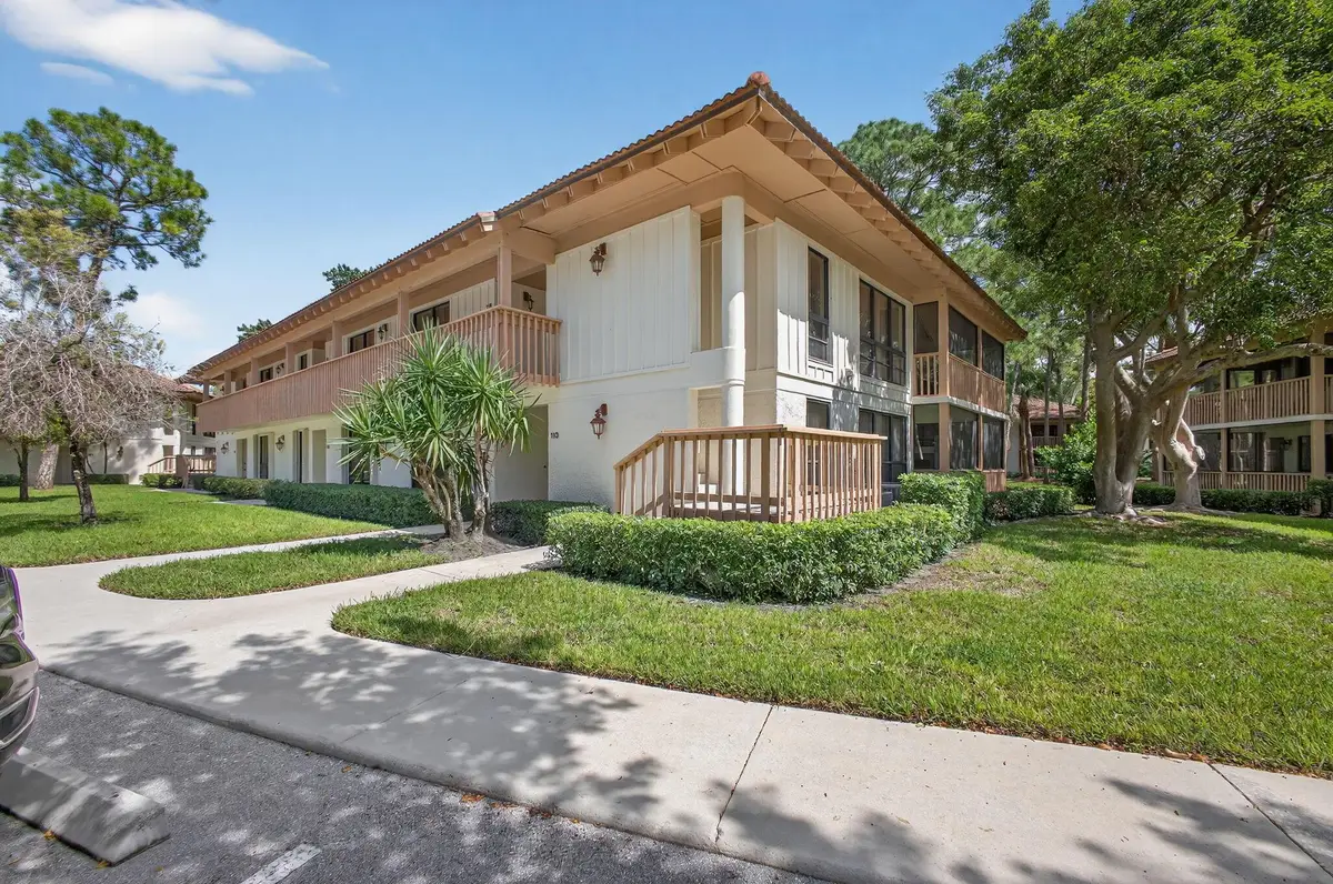 113 Brackenwood Road, Palm Beach Gardens, FL 33418 - Image #1