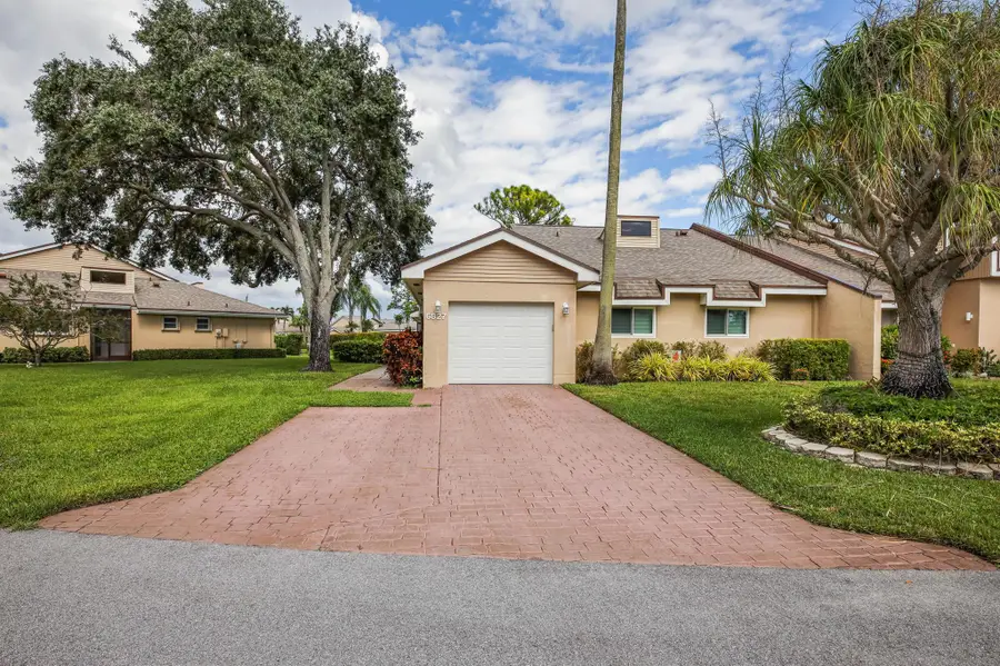 6827 Fountains Circle, Lake Worth, FL 33467 - Image #2