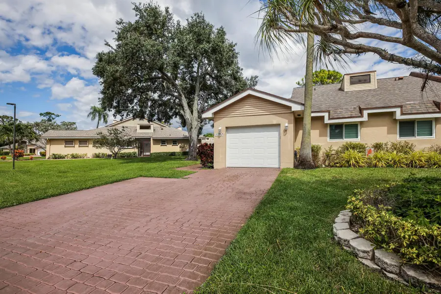 6827 Fountains Circle, Lake Worth, FL 33467 - Image #3