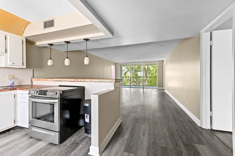 4080 Tivoli Court #202, Lake Worth, FL 33467 - Image #2