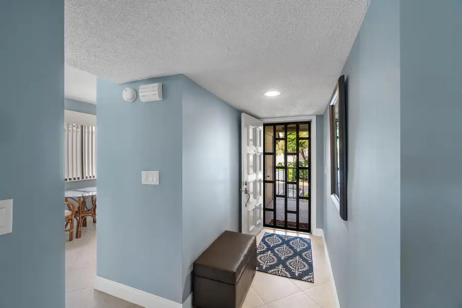 5533 Fairway Park Drive #204, Boynton Beach, FL 33437 - Image #2
