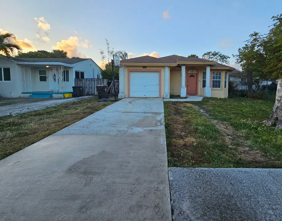 2109 Dock Street, West Palm Beach, FL 33401 - #3