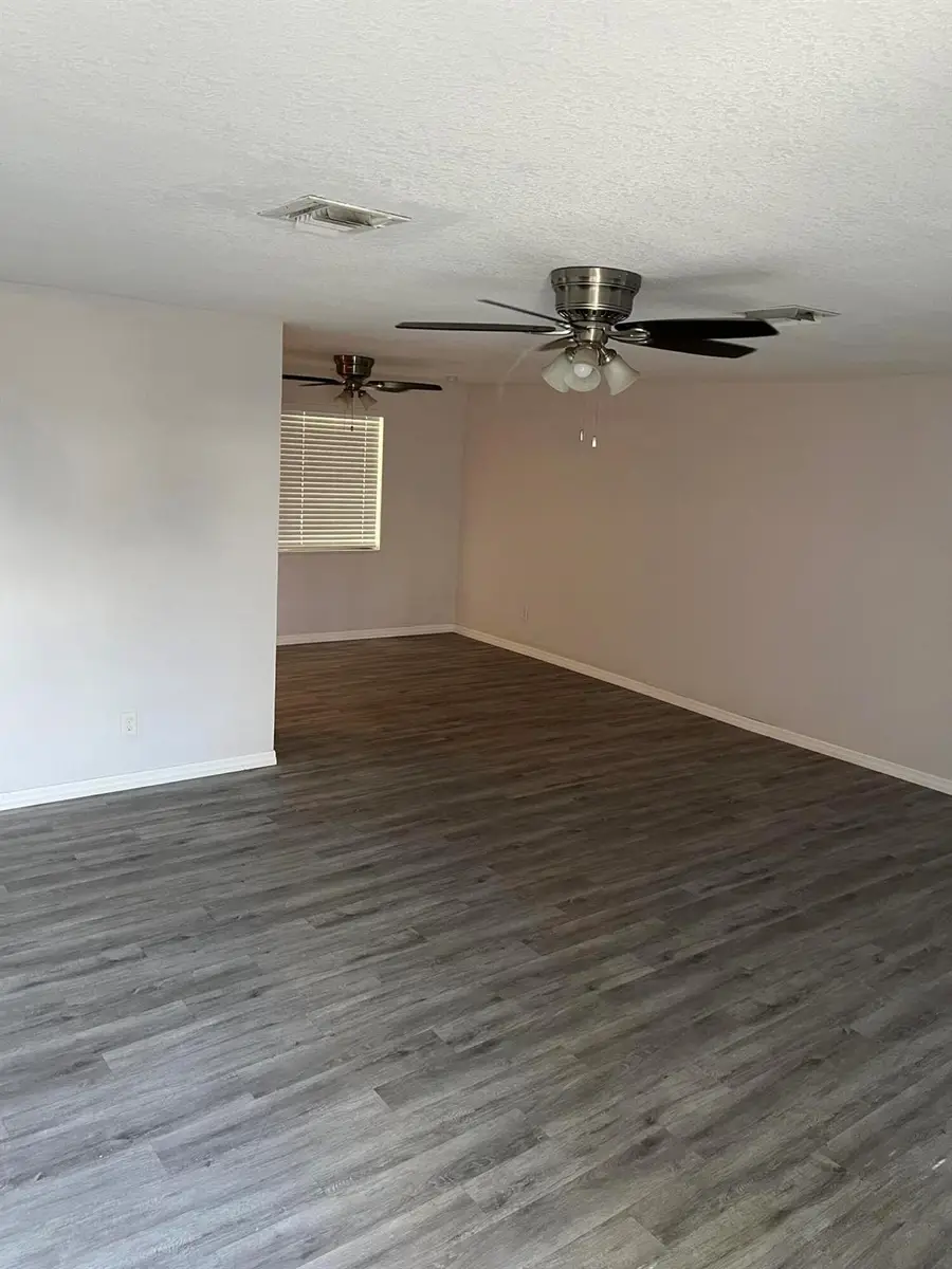 5706 Candlewood Avenue, Mangonia Park, FL 33407 - Image #3