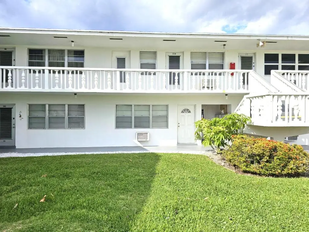 102 Easthampton E E, West Palm Beach, FL 33417 - Image #1