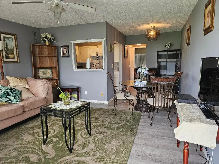 102 Easthampton E E, West Palm Beach, FL 33417 - Image #2