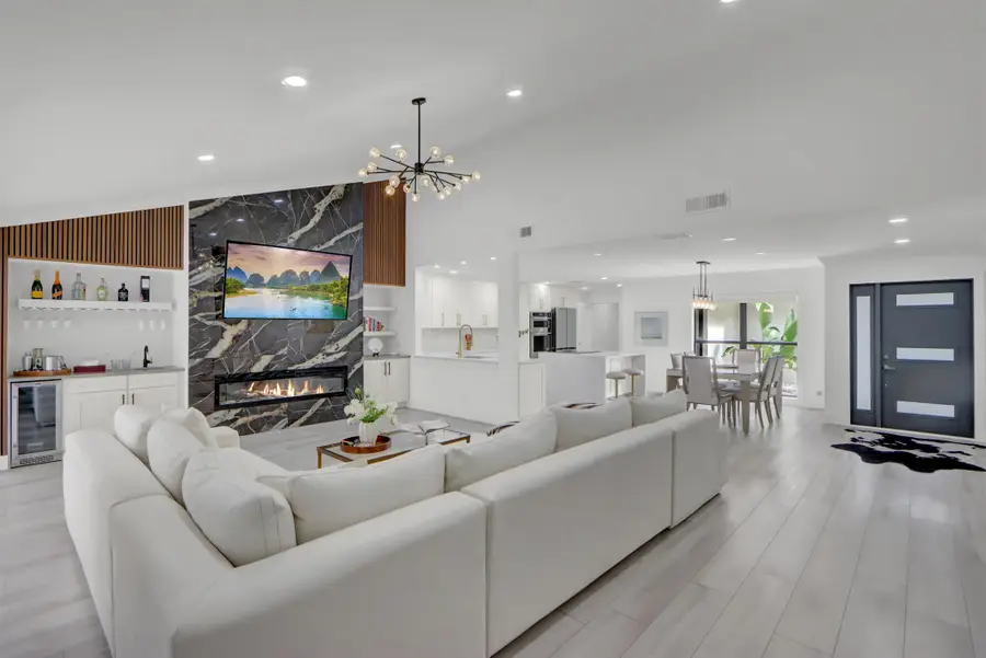 39 Edinburgh Drive, Palm Beach Gardens, FL 33418 - Image #2