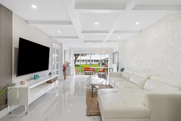 300 SW Golfview Terrace #142, Boynton Beach, FL 33426