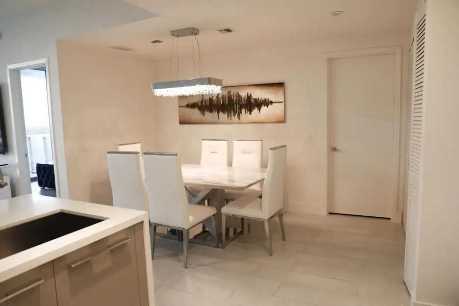 2000 Metropica Way #811, Sunrise, FL 33323 - Image #3