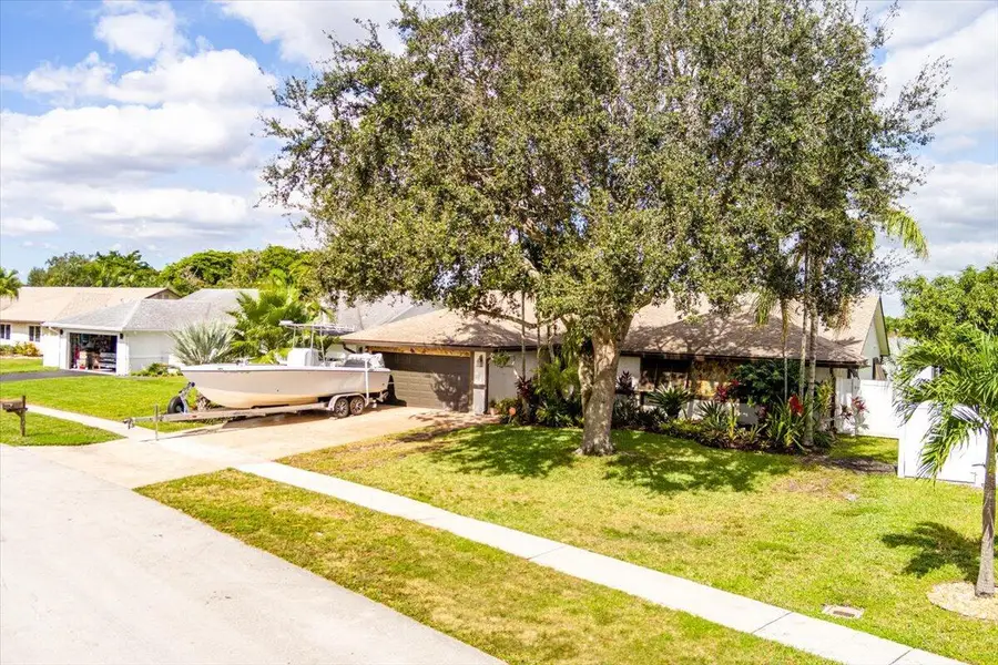 8301 SW 27th Place, Davie, FL 33328 - Image #3