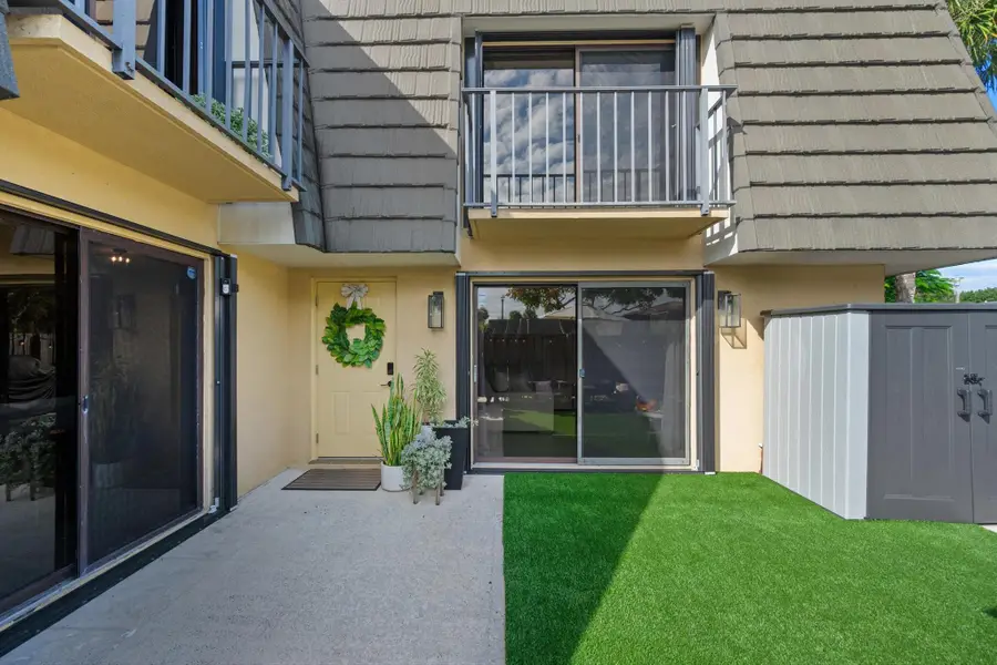 302 3rd Way, West Palm Beach, FL 33407 - Image #2