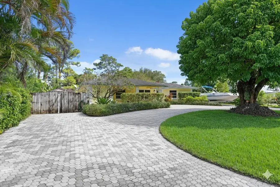 1192 Pineway Drive, Haverhill, FL 33417 - Image #3