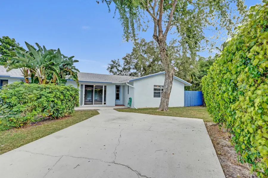 8600 Satalite Terrace, Lake Park, FL 33403 - Image #2