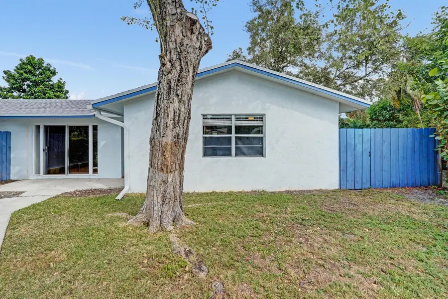 8600 Satalite Terrace, Lake Park, FL 33403 - Image #3
