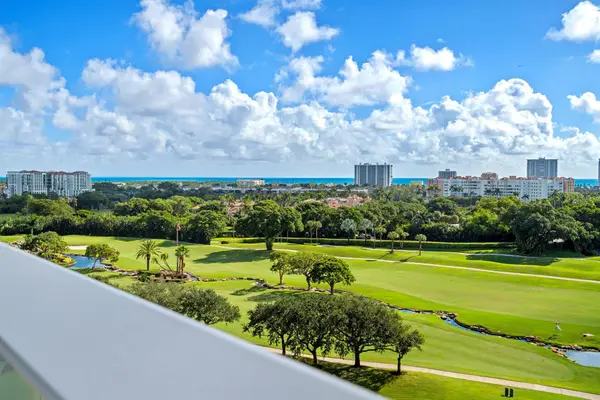 220 SE Mizner Boulevard #Ph-24, Boca Raton, FL 33432