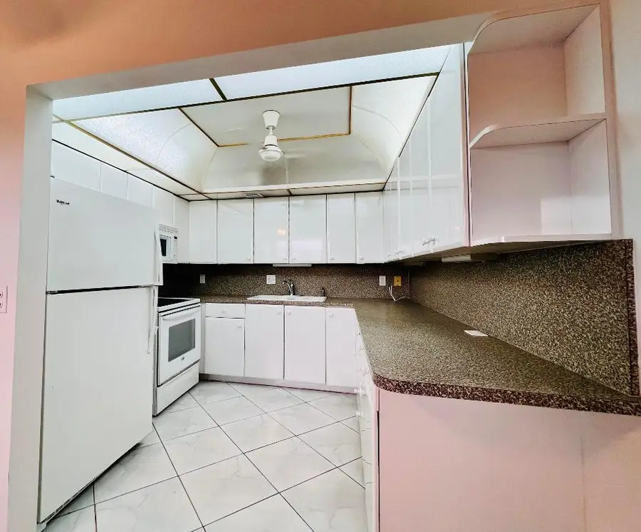 461 Wellington J, West Palm Beach, FL 33417 - Image #2