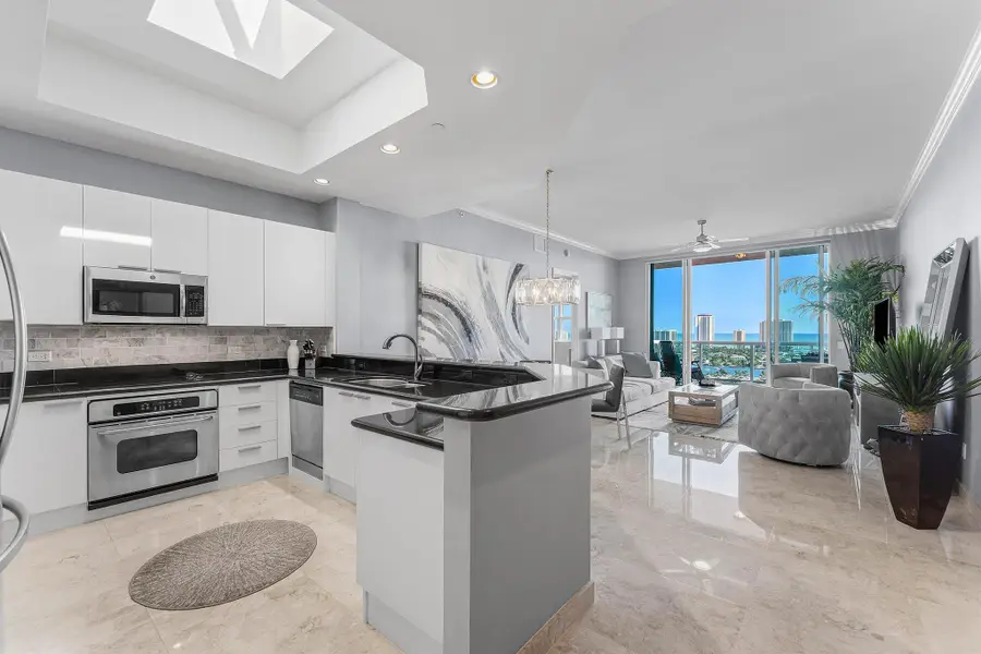 2640 Lake Shore Drive #2215, Riviera Beach, FL 33404 - Image #2