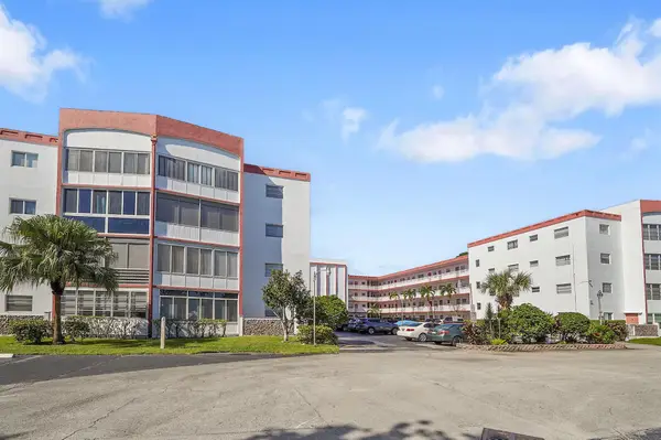 4000 NW 44th Avenue #301, Lauderdale Lakes, FL 33319