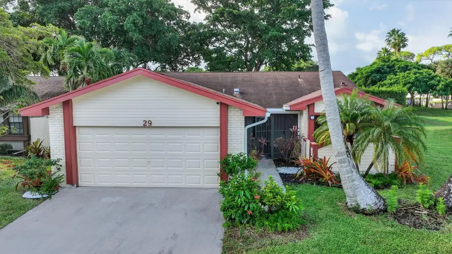 29 Fawlkland Circle, Boynton Beach, FL 33426 - Image #2