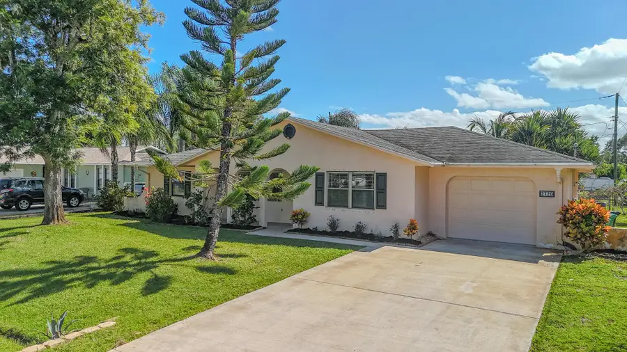 2720 SE Helms Avenue, Port Saint Lucie, FL 34952 - Image #2