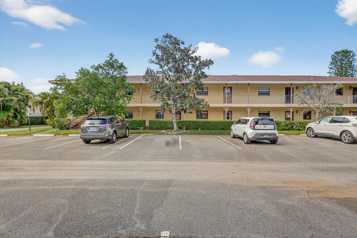 400 18th Street #D-2, Vero Beach, FL 32960 - Image #1