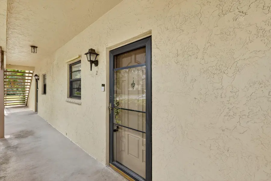 400 18th Street #D-2, Vero Beach, FL 32960 - Image #2