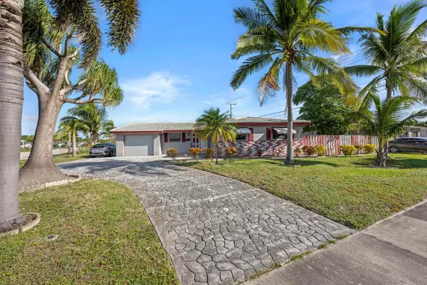490 W 31st Street, Riviera Beach, FL 33404