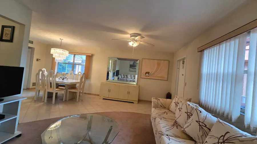 558 Saxony L, Delray Beach, FL 33446 - Image #2