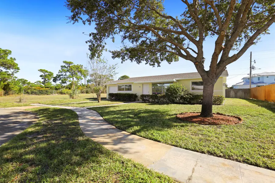 18905 SE Southgate Drive, Jupiter, FL 33469 - Image #2