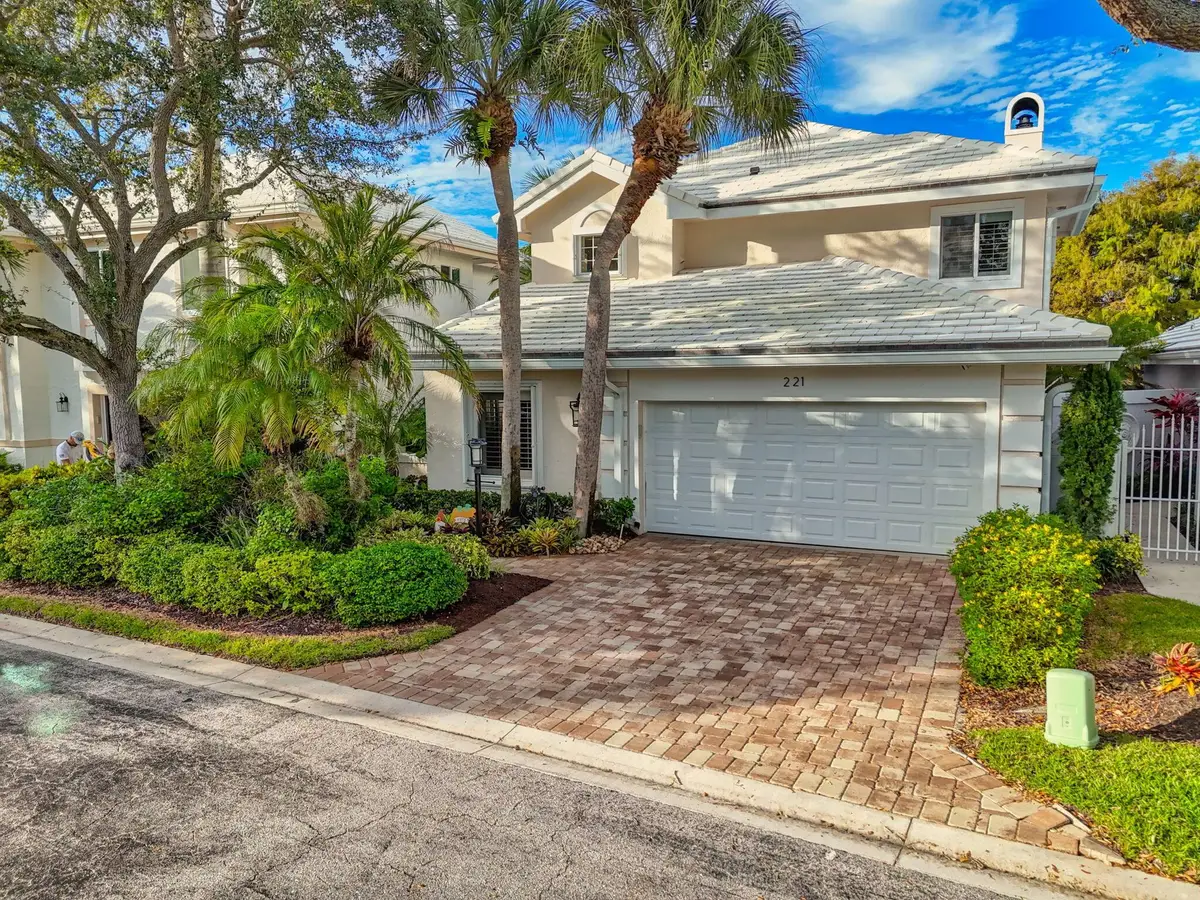 221 Canterbury Drive W, Palm Beach Gardens, FL 33418 - Image #1