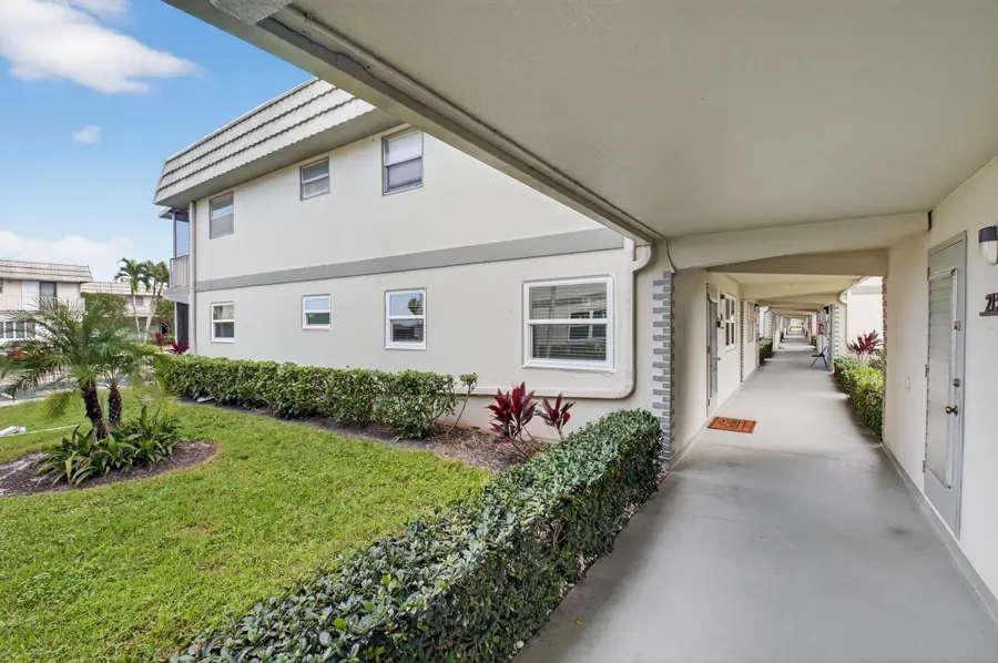 212 Monaco Way #E, Delray Beach, FL 33446 - Image #2