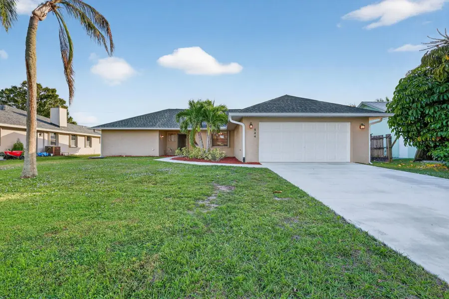 844 SE Celtic Avenue, Port Saint Lucie, FL 34983 - Image #2
