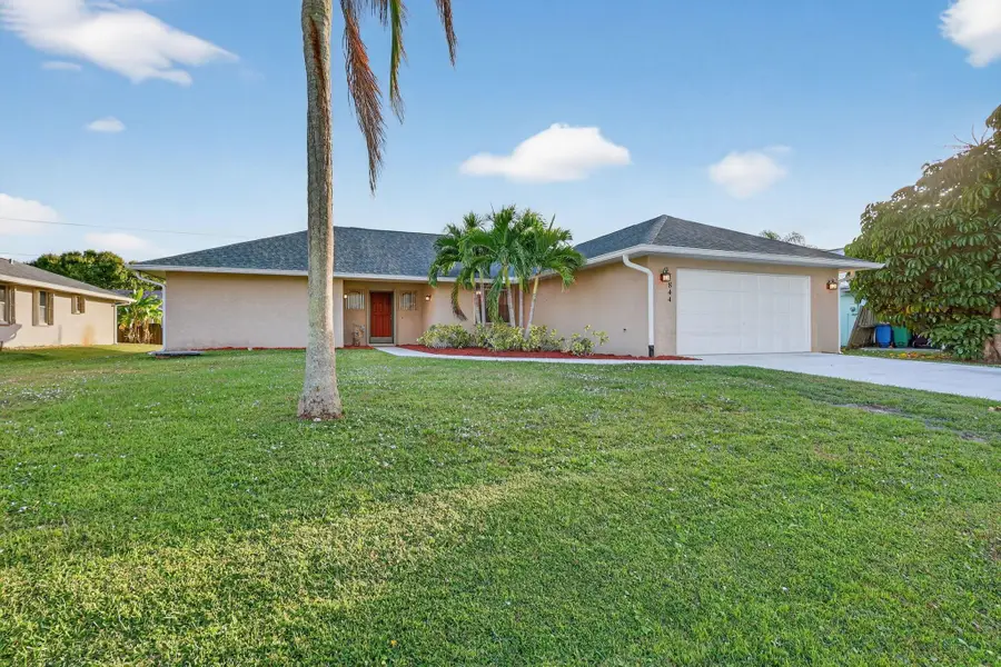 844 SE Celtic Avenue, Port Saint Lucie, FL 34983 - Image #3