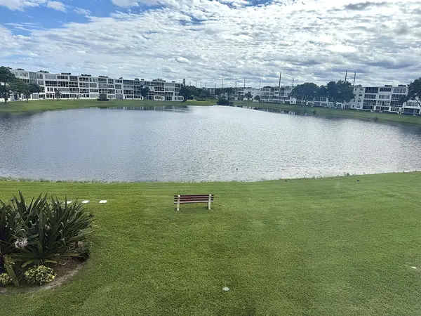 3087 Oakridge U, Deerfield Beach, FL 33442