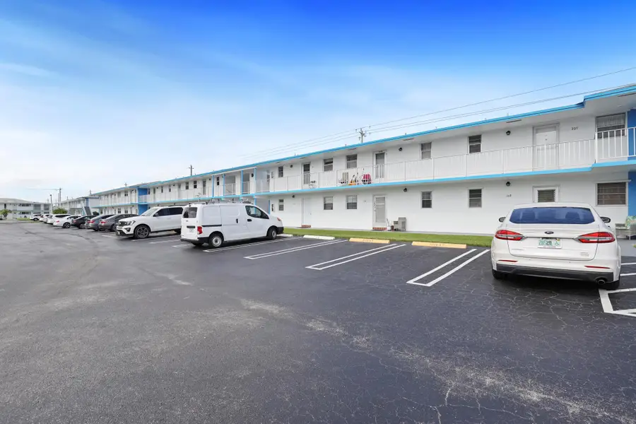 1113 Lake Terrace #208, Boynton Beach, FL 33426 - Image #2