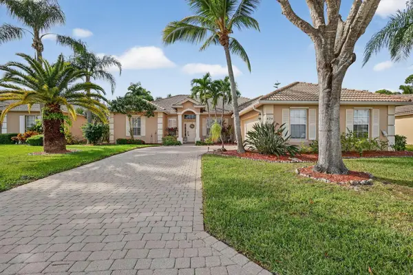 424 NW Dover Court, Port St Lucie, FL 34983