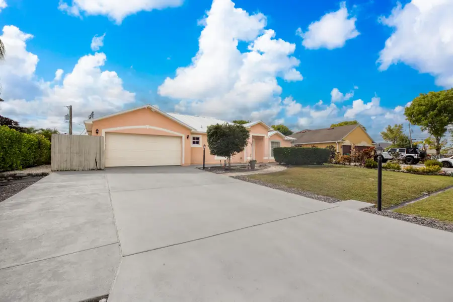 586 SW Kaabe Avenue, Port Saint Lucie, FL 34953 - Image #2