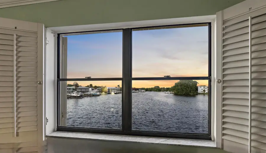 313 Lake Circle #212, North Palm Beach, FL 33408 - Image #2