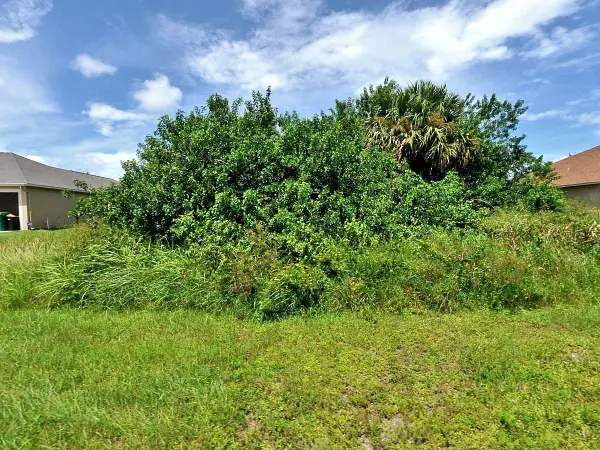 881 SW Kappa Avenue, Port St Lucie, FL 34953