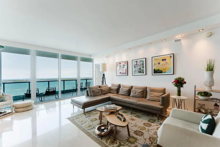 1331 Brickell Bay Drive #2805, Miami, FL 33131 - Image #2