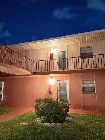 4 Golfs Edge #E, West Palm Beach, FL 33417 - Image #2